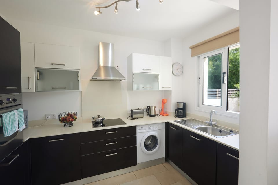 Villa, 3 Bedrooms, Private Pool, Garden View | Private kitchen