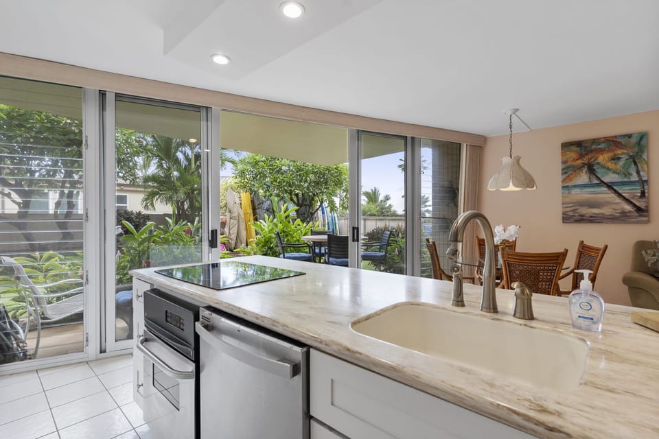Open the lanai sliding doors for a tropical breeze and natural light