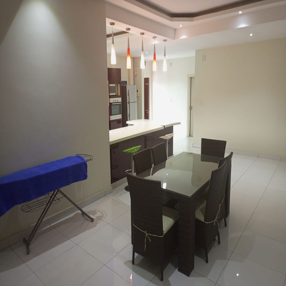43-cm flat-screen TV with satellite channels, TV