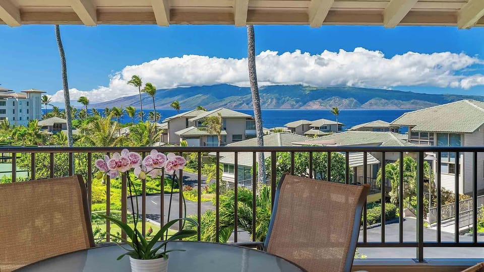 Kapalua Bay Villas #11 B3 - Ocean & Molokai View Dining Lanai - Parrish Maui