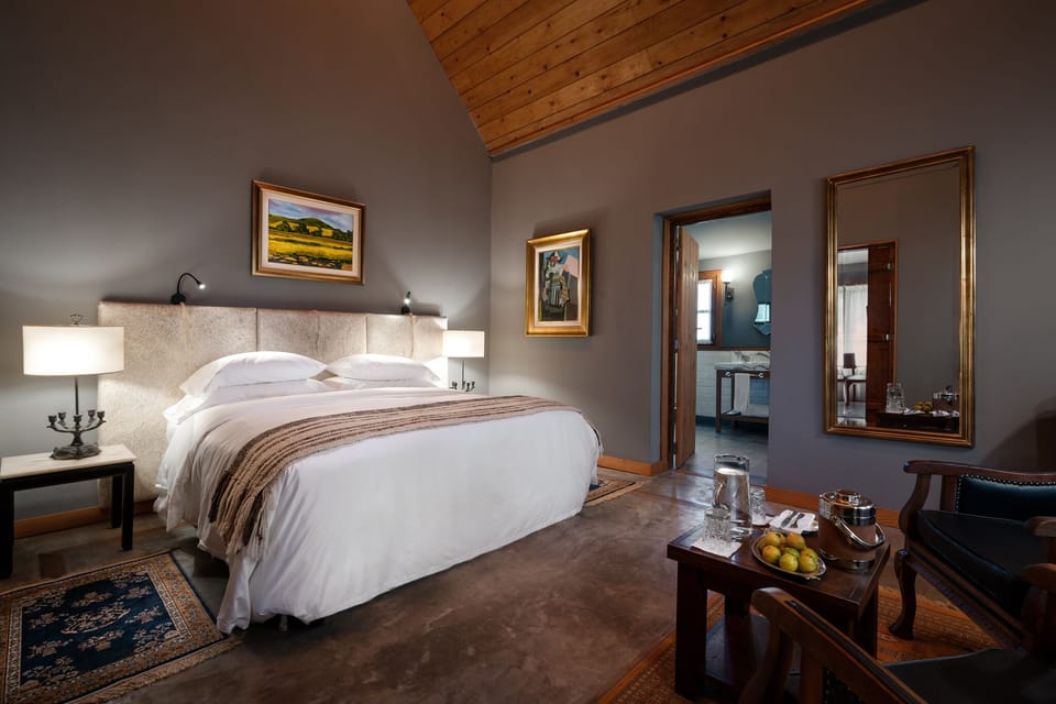 Luxury Room | In-room safe, desk, laptop workspace, blackout drapes