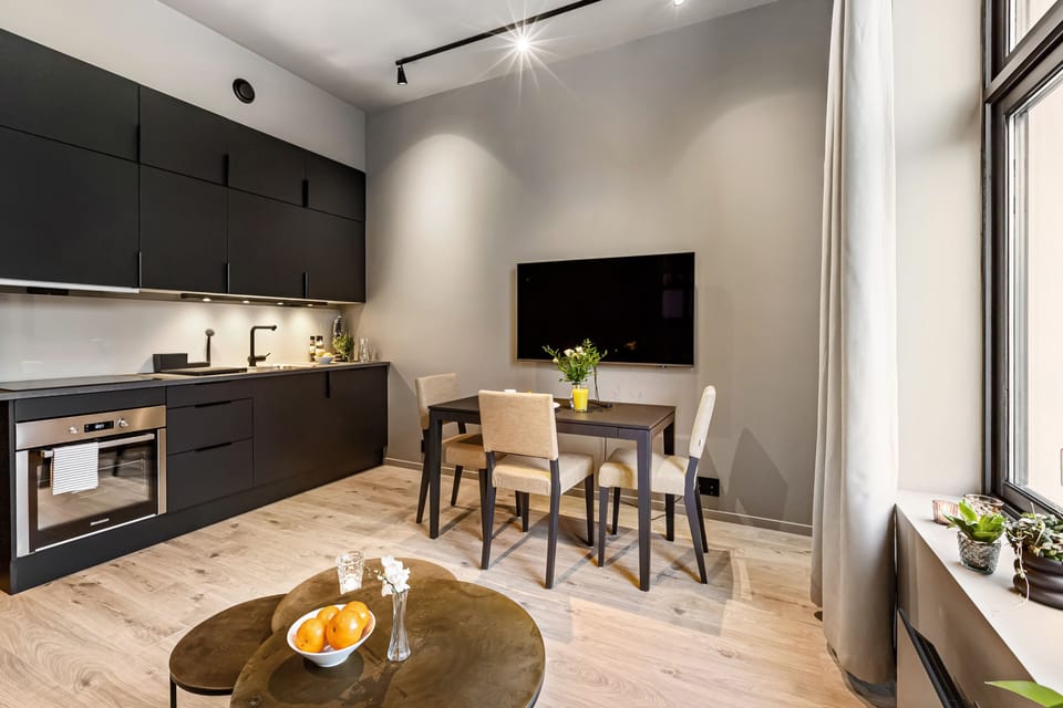 Standard Apartment, 1 Bedroom | Private kitchen | Full-size fridge, microwave, oven, stovetop