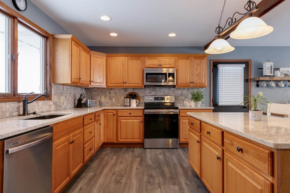 Spacious kitchen, updated appliances