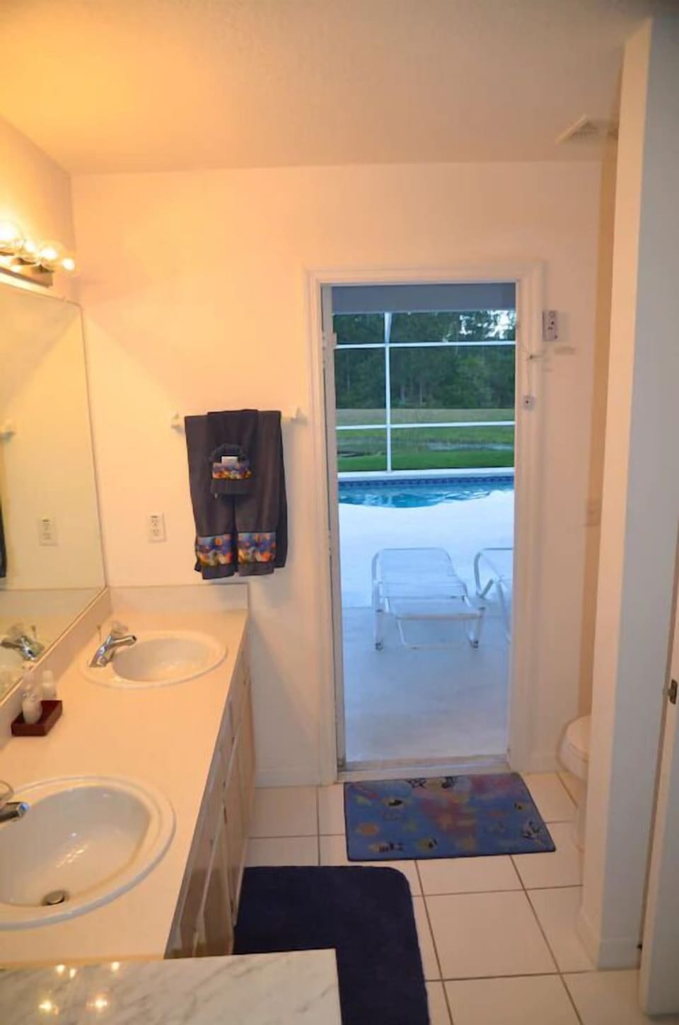 King bedroom bathroom