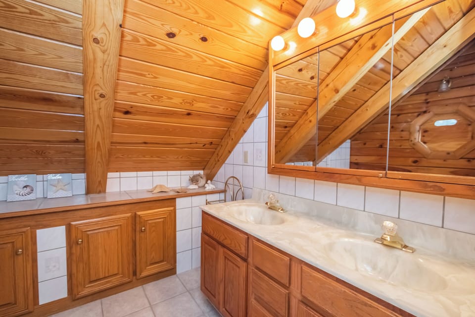 Mountains View by Taylor Made Deep Creek Cottage in McHenry