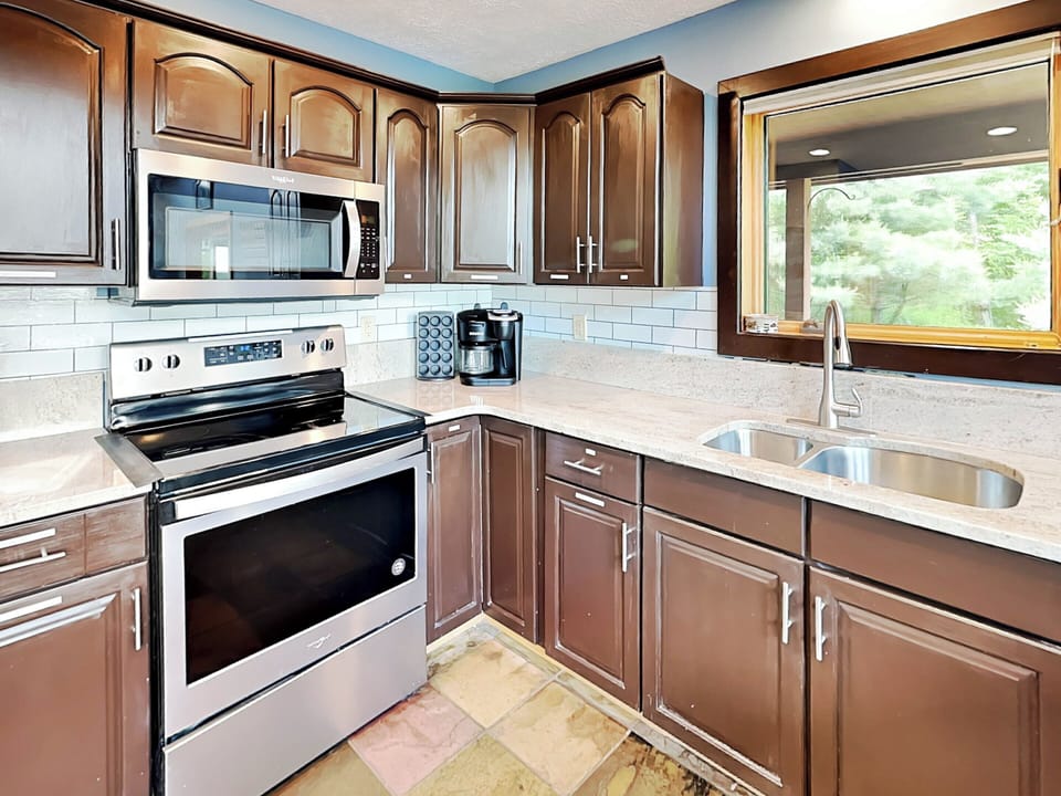 House (6 Bedrooms) | Property amenity