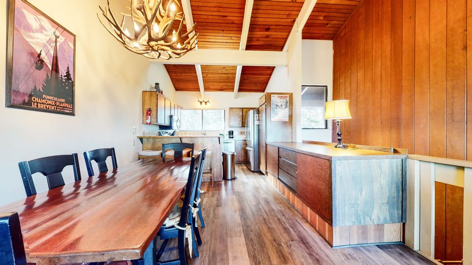 Condo, 2 Bedrooms | Private kitchen | Fridge, oven, coffee/tea maker, toaster