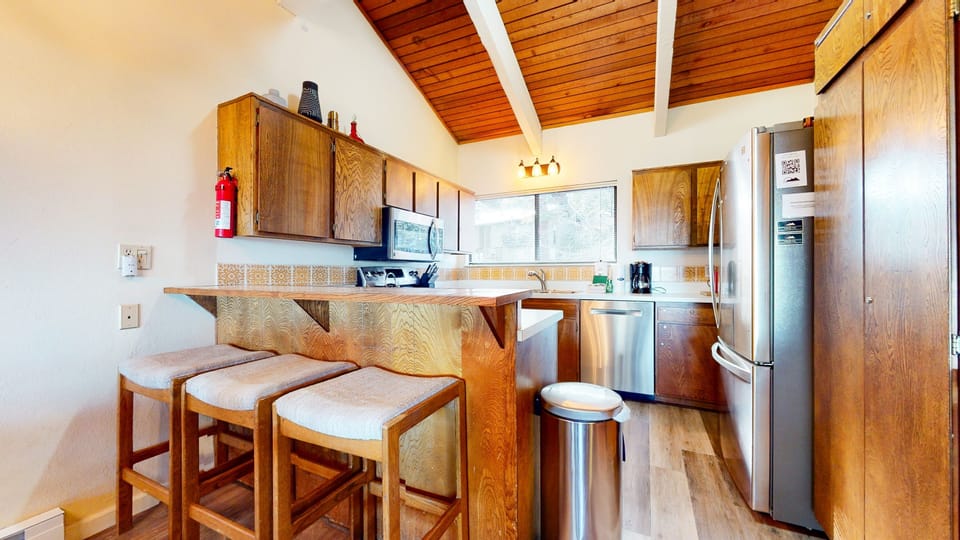 Condo, 2 Bedrooms | Private kitchen | Fridge, oven, coffee/tea maker, toaster