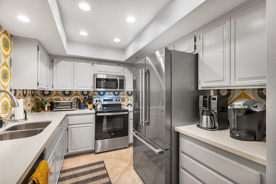 Full coffee and tea station to get your mornings started perfectly.