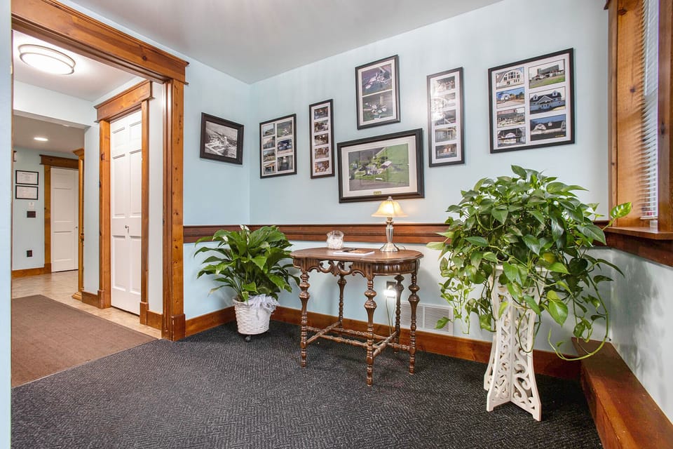 THE FOYER & BARN CONVERSION PICTURE GALLERY