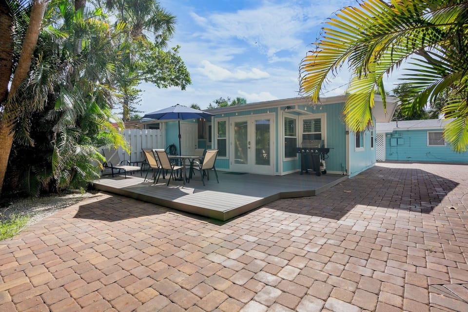 Outdoor Grill and Dining