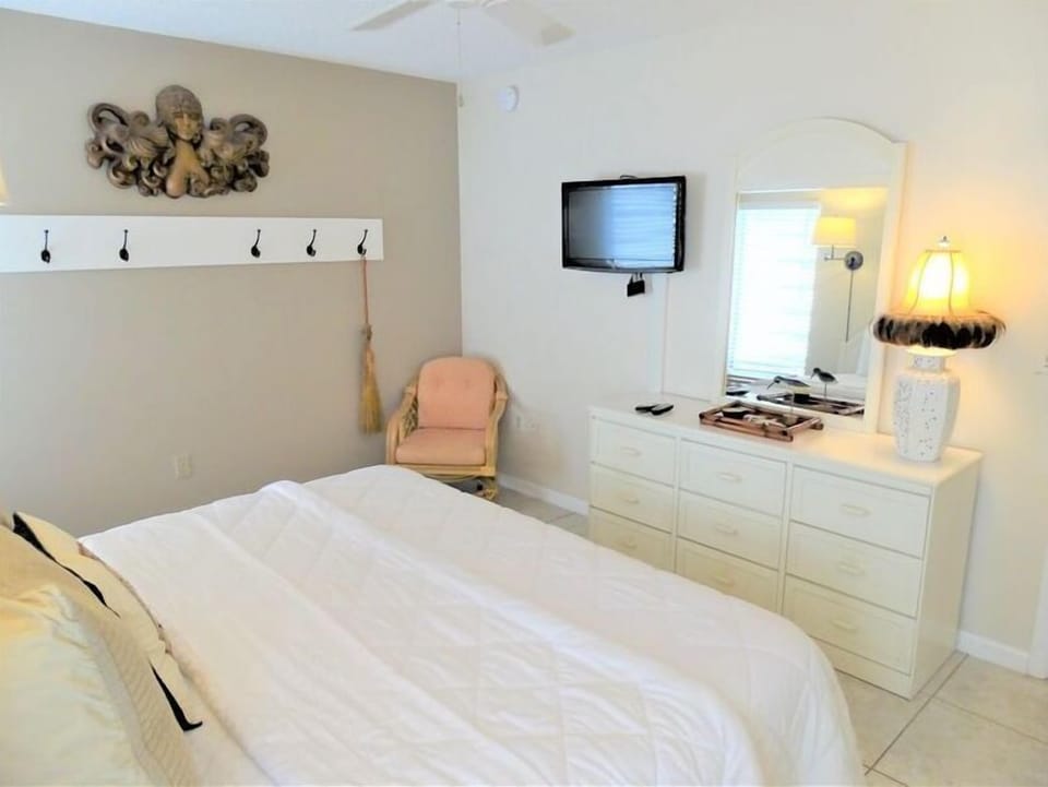 Bedroom, King