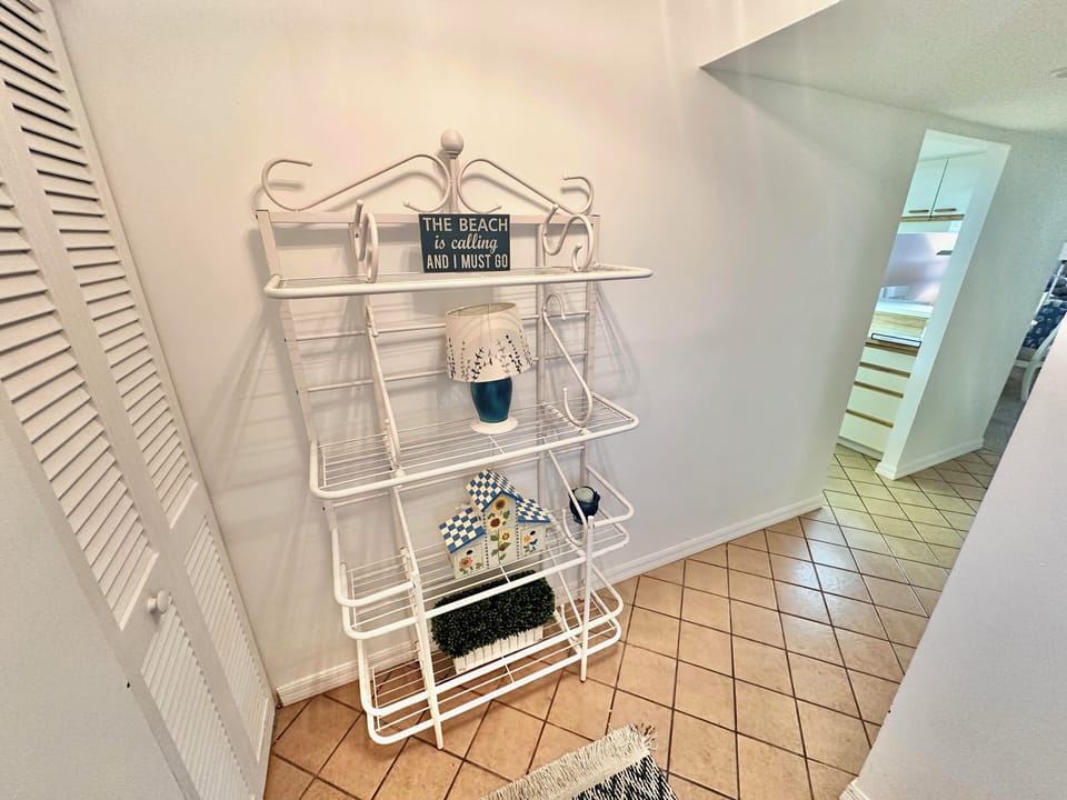 Gulf and Bay Club E104