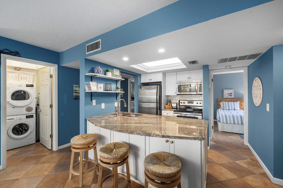 Midnight Cove II 611F