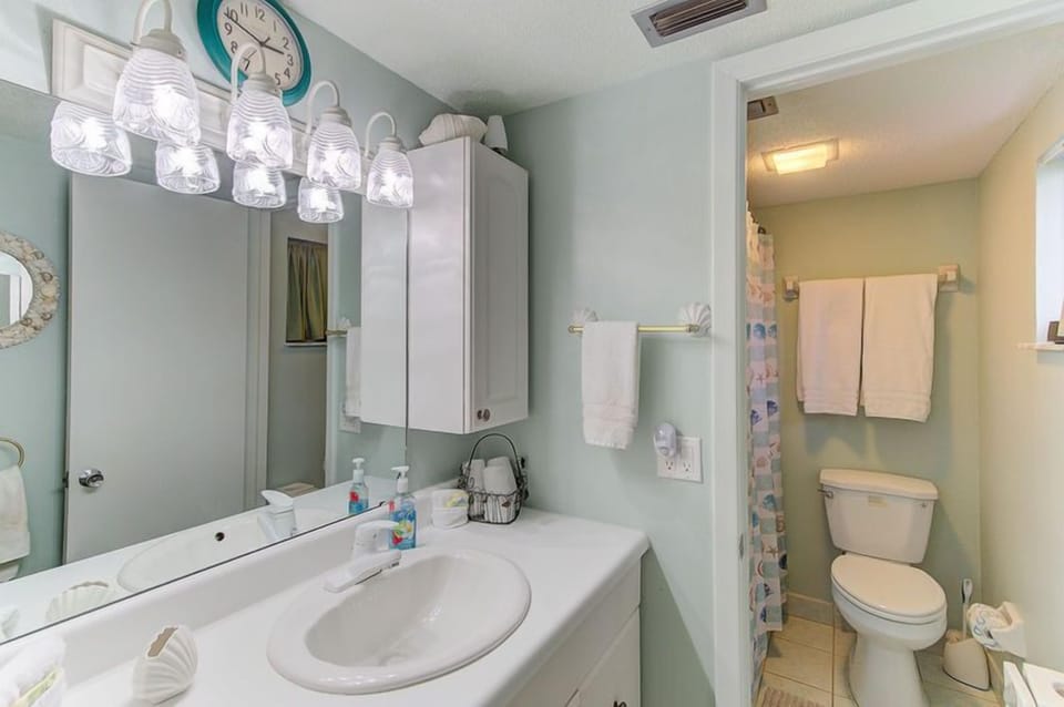 Primary Bedroom, Bathroom