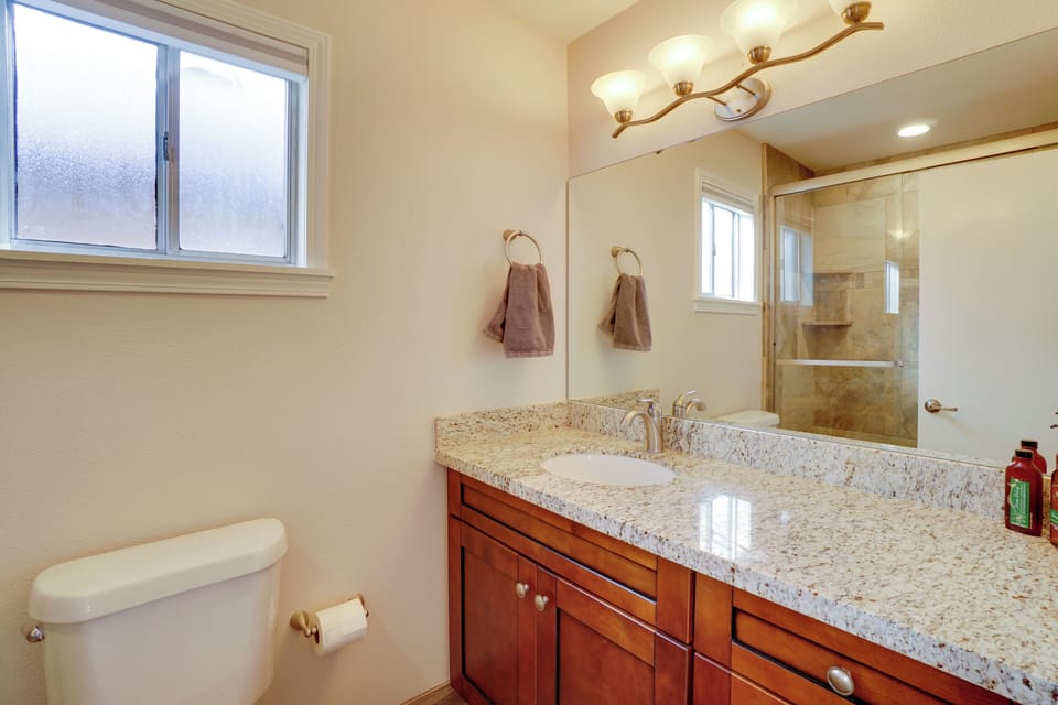 Full Bathroom