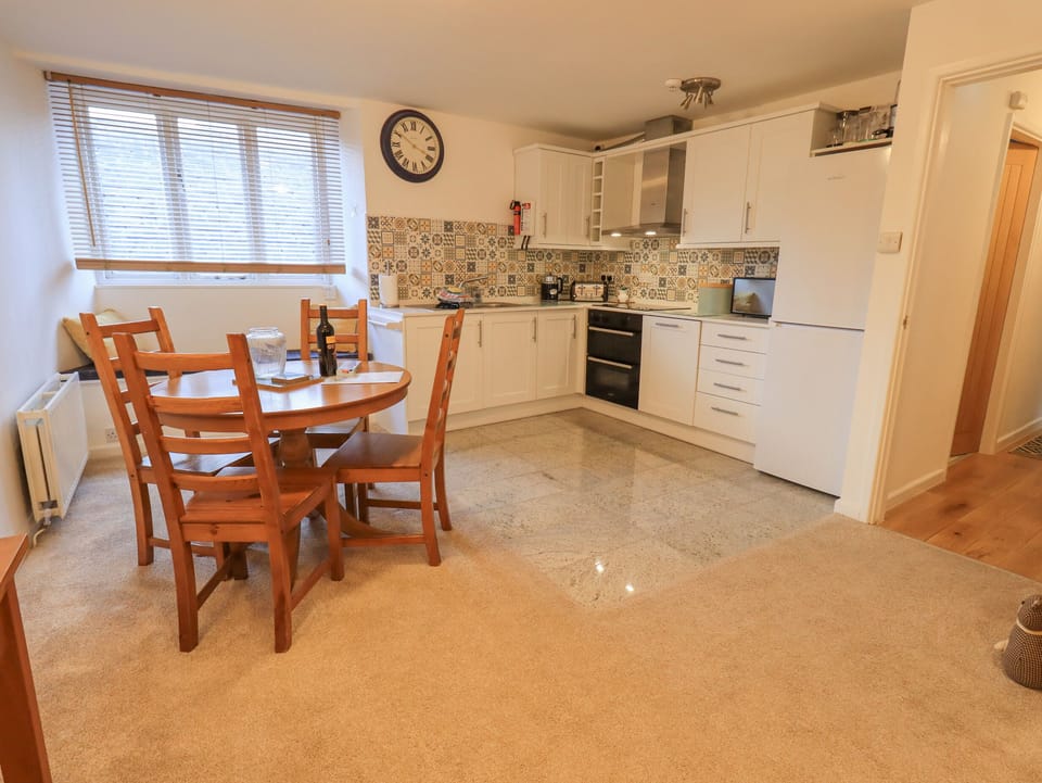 Cottage | Dining