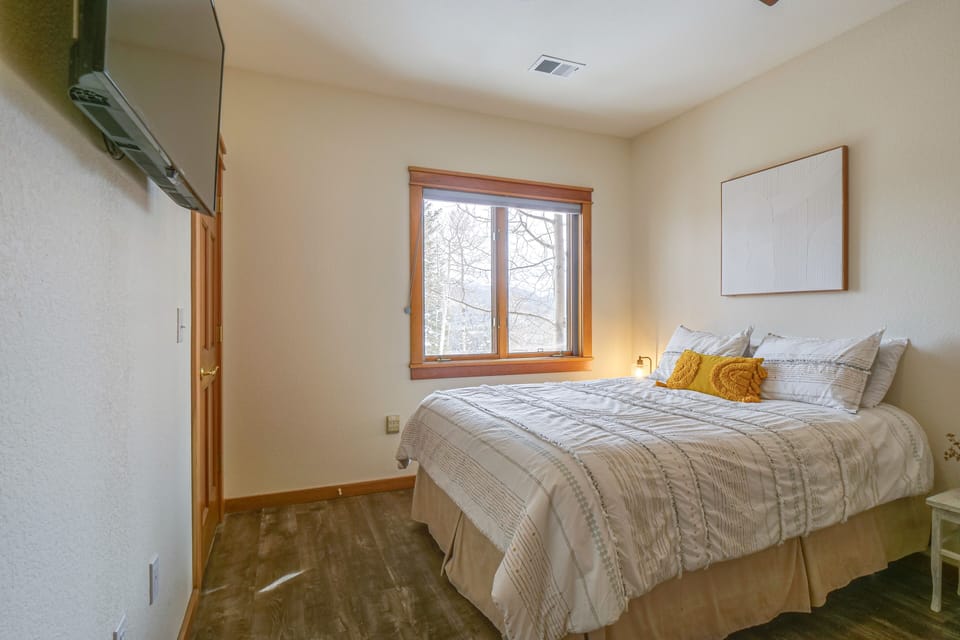 Bedroom | King Bed | Full Bunk Bed | Smart TV w/ Cable | Workspace