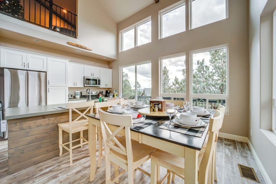 Dining Area | Dishware & Flatware