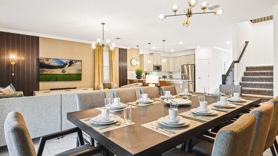 There's plenty of room for everyone in the dining area