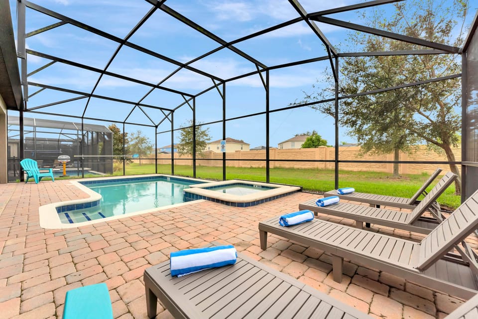 Heated Spa with Resort style lounge seating