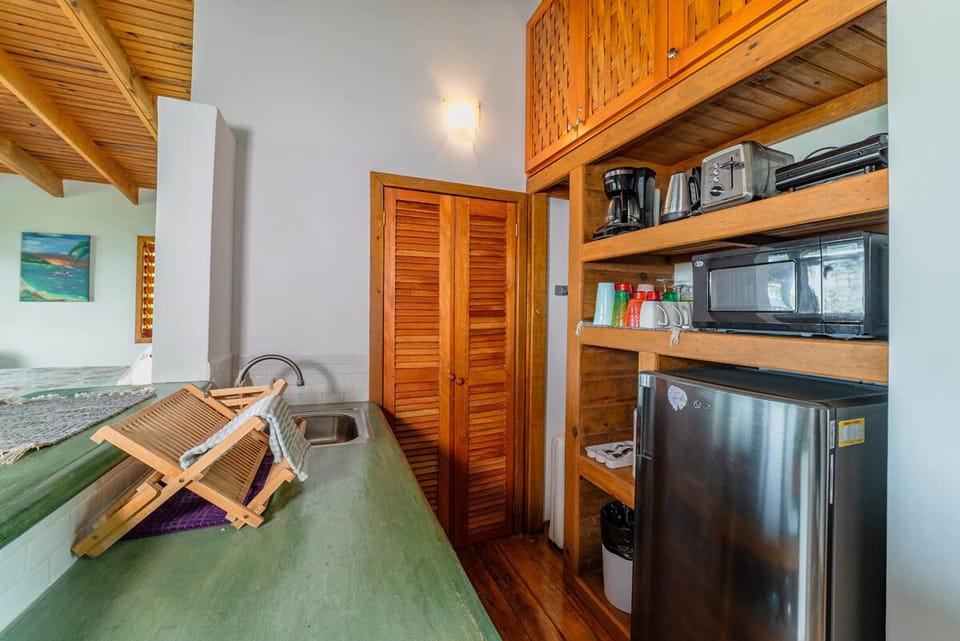 Kitchenette (2)