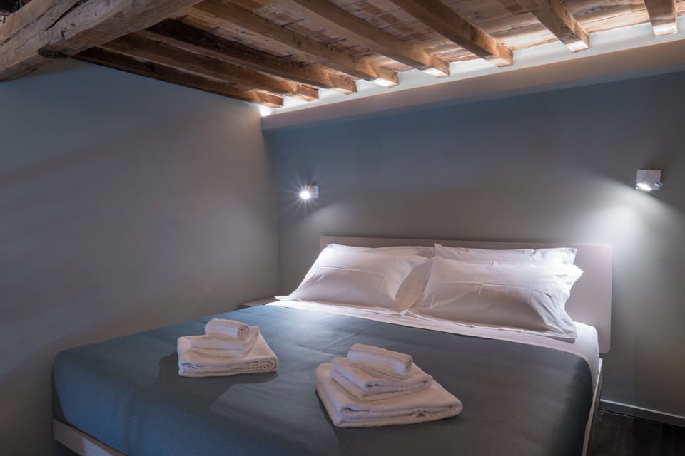 Deluxe Room | Memory foam beds, minibar, in-room safe, desk