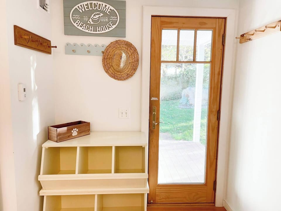 Mud room & Laundry room