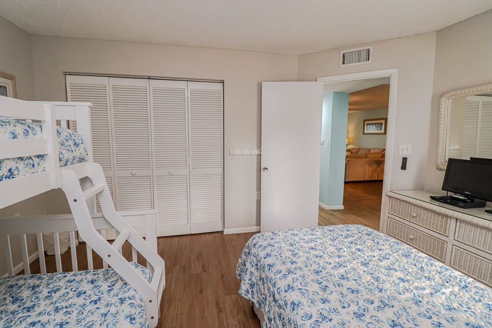 St. Augustine Beach Rentals Guest Bedroom