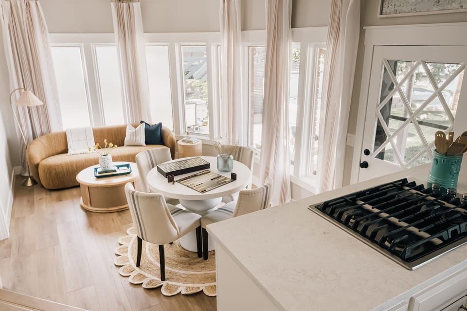 From coffee to cocktails, this kitchen’s got you covered.