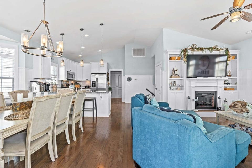 Upper Level Living Area