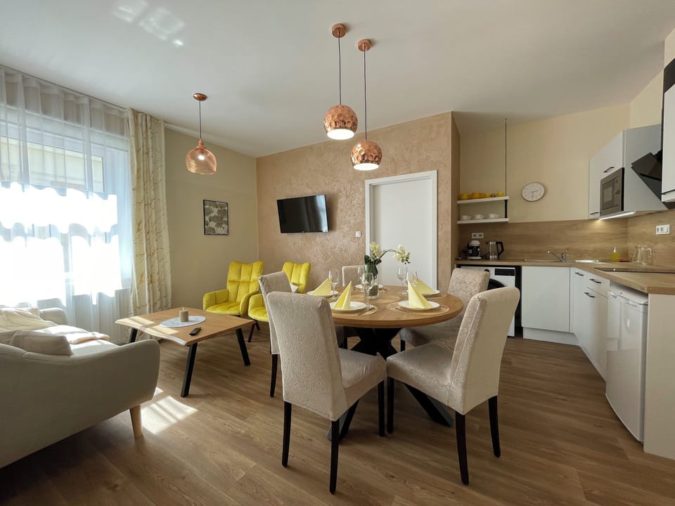 Suite, 2 Bedrooms (3) | Living area | LCD TV