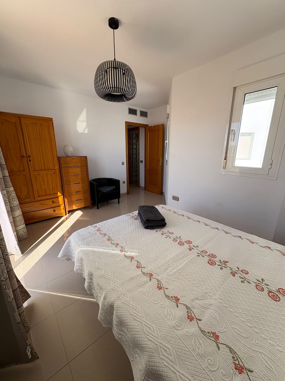 Penthouse next to the Romanilla Beach, dream terrace House in Roquetas de Mar