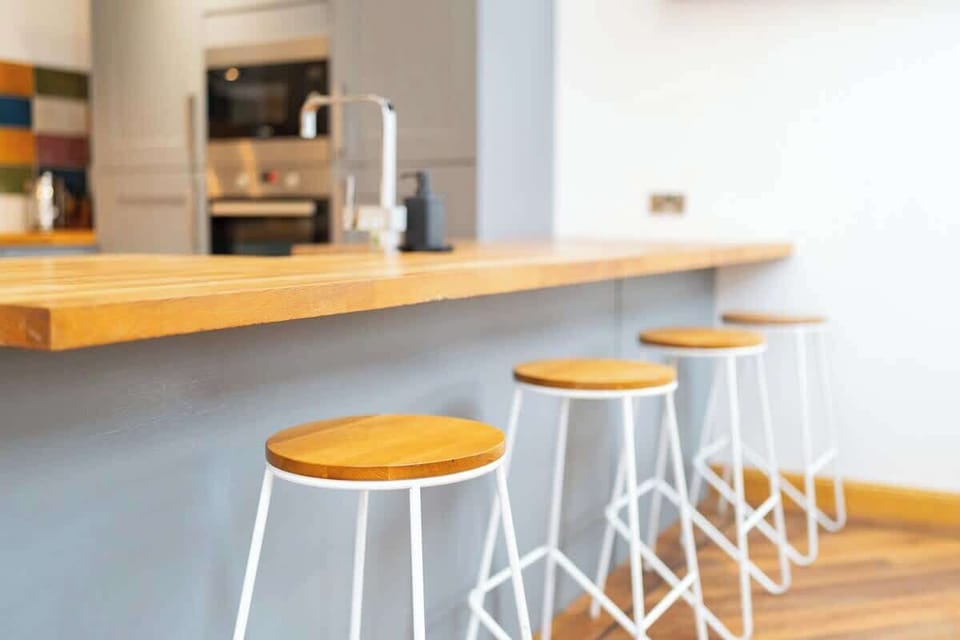 Breakfast bar