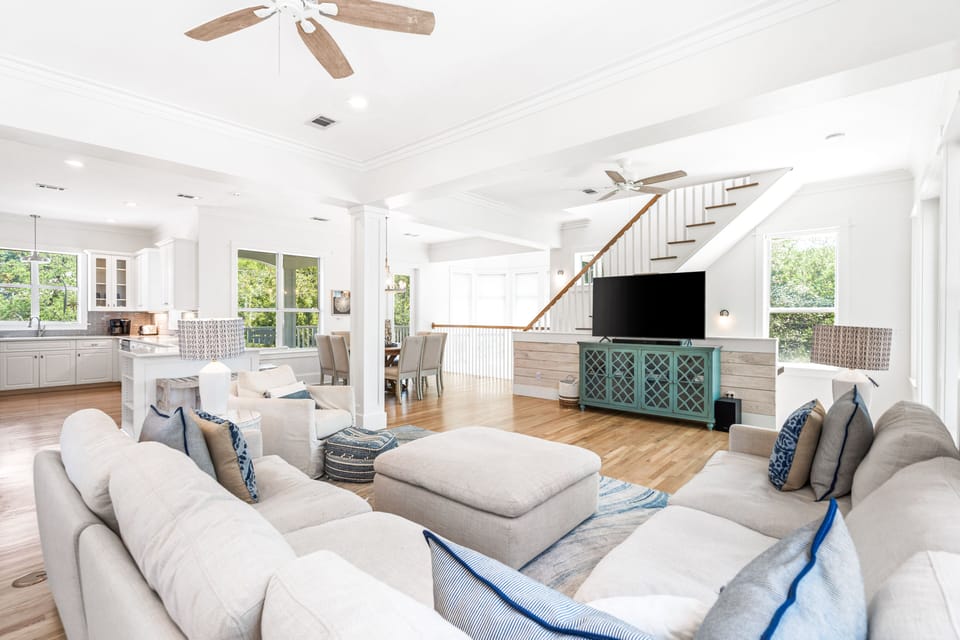 2nd Floor Main Living Room