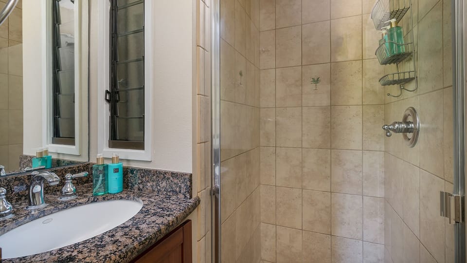 Kapalua Bay Villas #21G5 - Lower Level Guest Bath & Shower - Parrish Maui