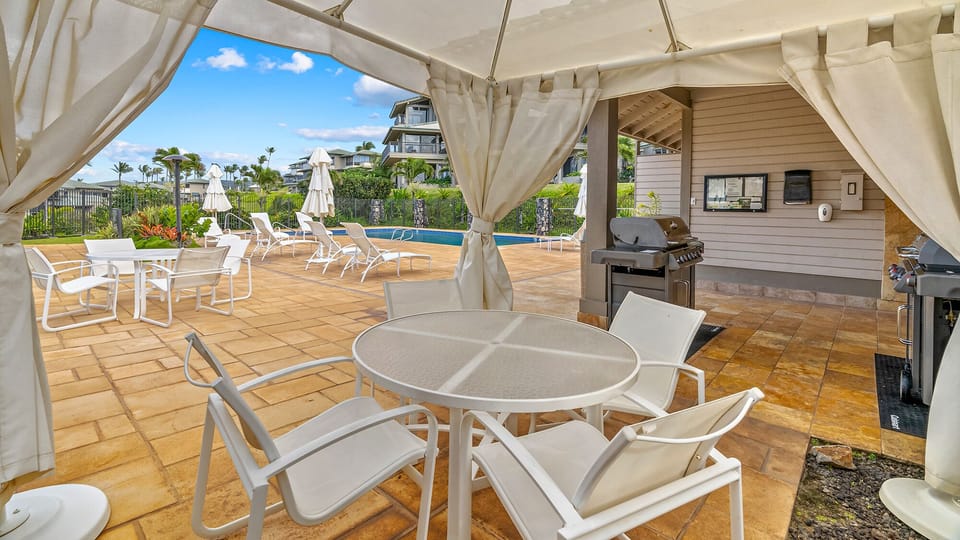 Kapalua Bay Villas - Oceanfront Pool Deck - Parrish Maui