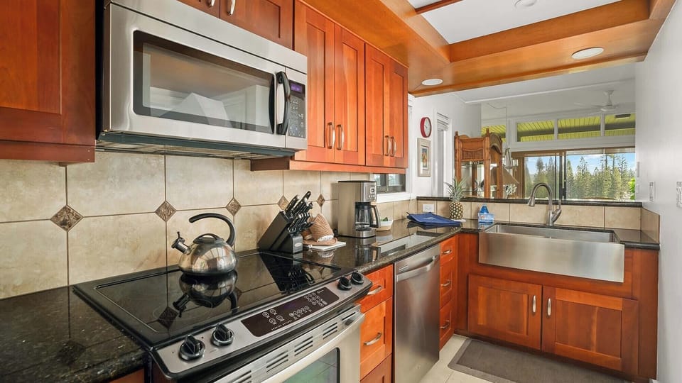 Kapalua Ridge Villas #611 - Fully Equipped Kitchen - Parrish Maui