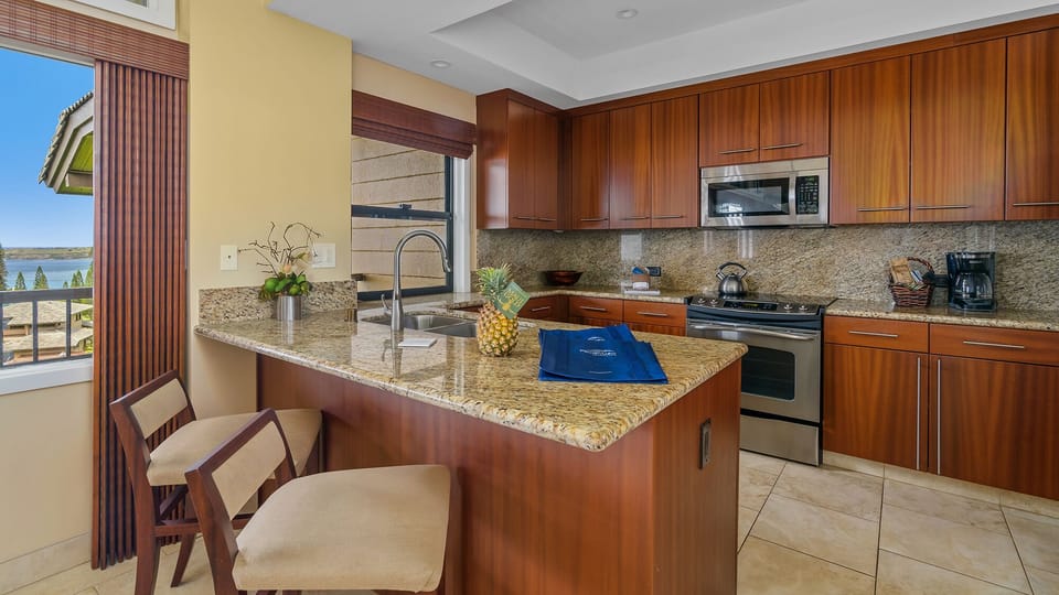 Kapalua Ridge Villas #1721 - Ocean View Kitchen & Breakfast Bar - Parrish Maui