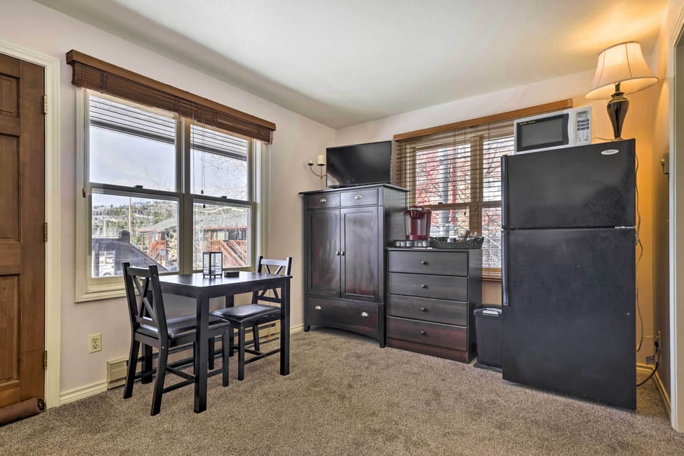 Kitchenette | Dining Area