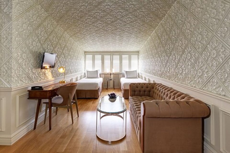Junior Suite | In-room safe, free WiFi, bed sheets