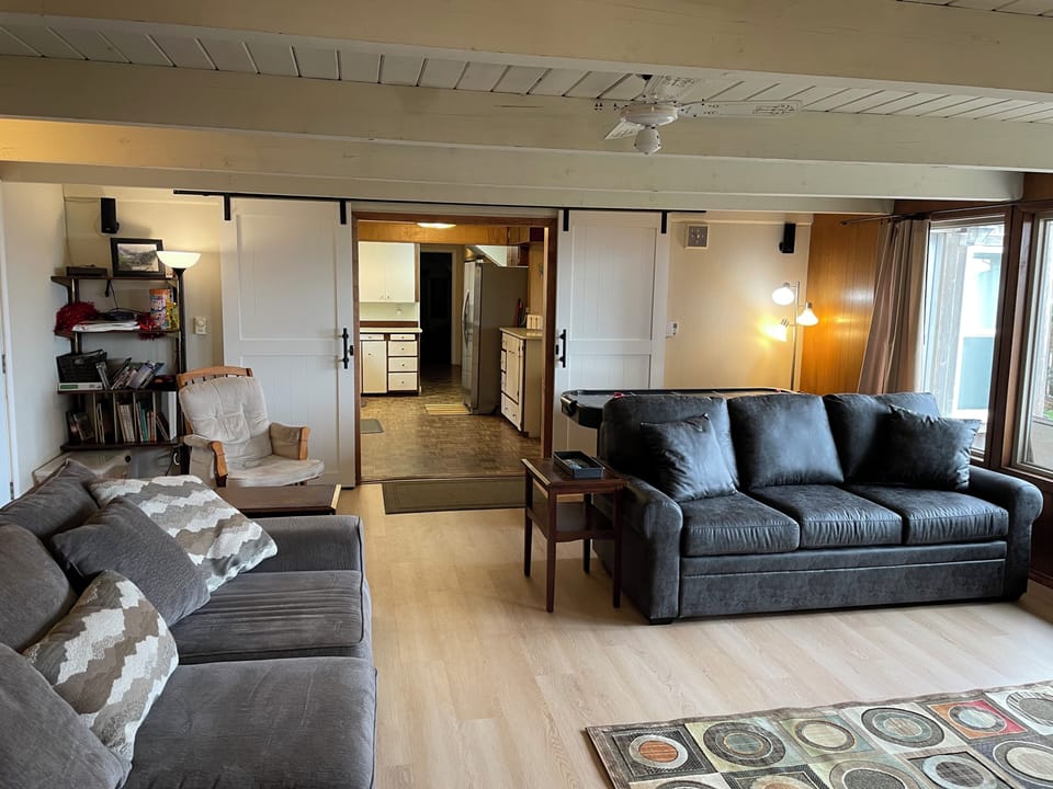 Living Room w/Two Queen Sleeper Couches
