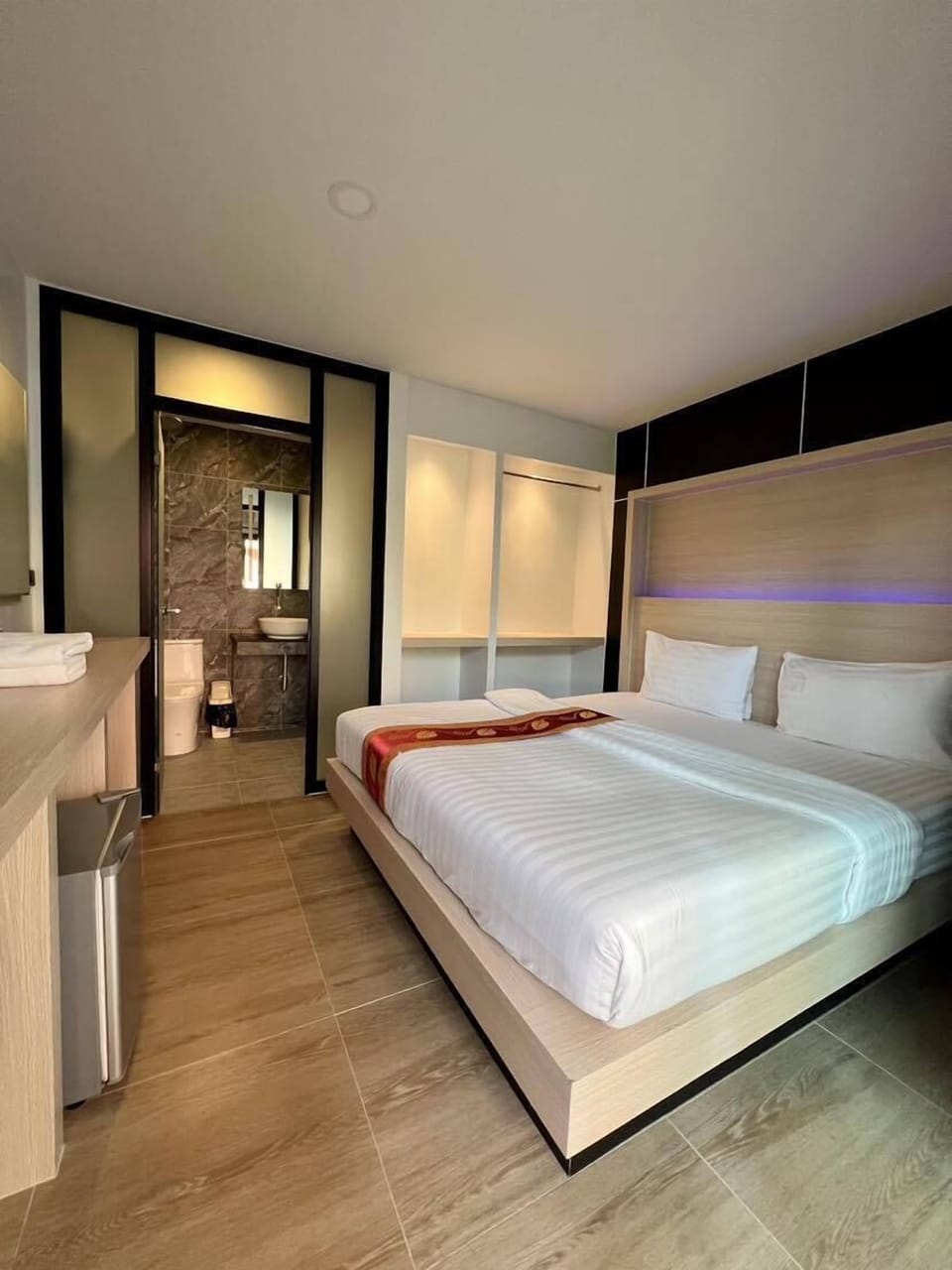 Standard building room | In-room safe, free WiFi, bed sheets