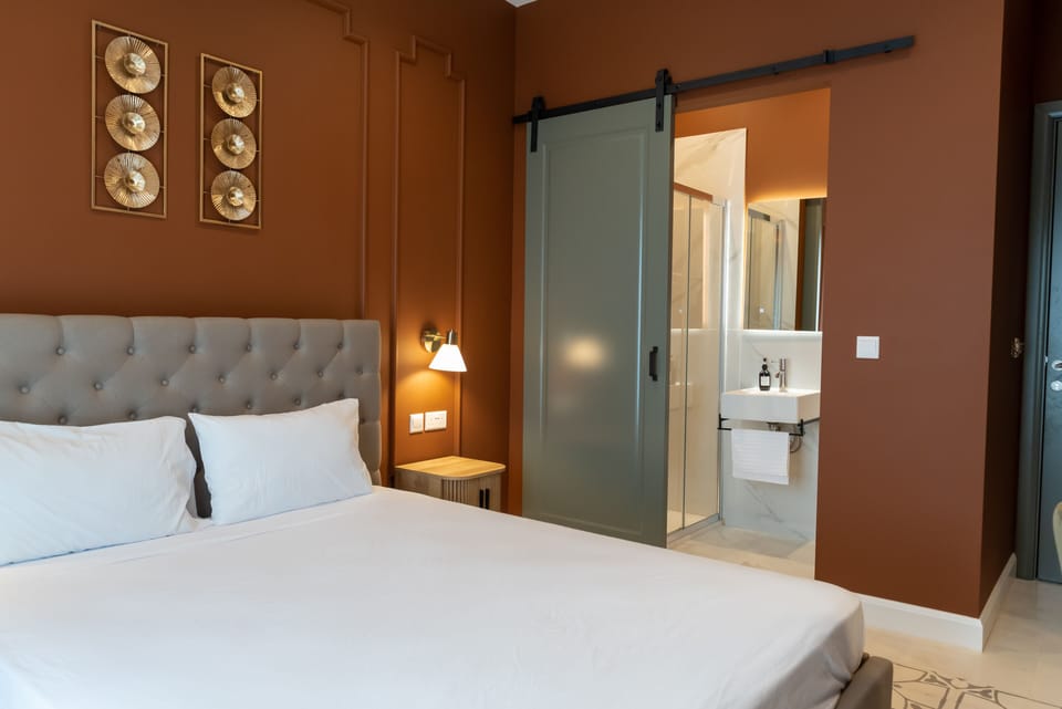 Double Room with Private Terrace | Bathroom | Hair dryer, towels, soap, shampoo
