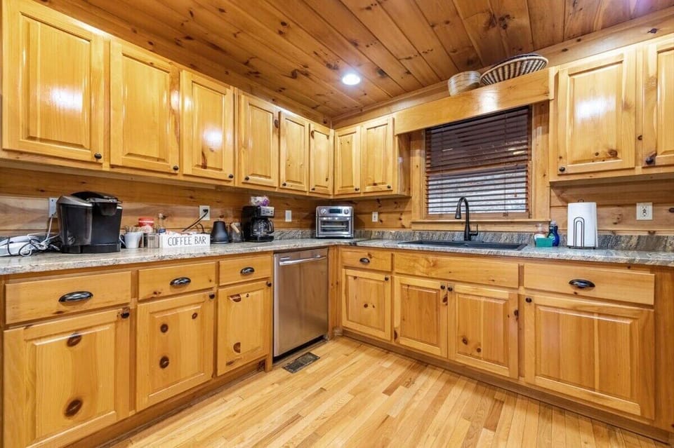 Ample counter space, along with a variety of cookware, utensils, and gadgets, ensures you’ll have all the tools necessary for your culinary creations.