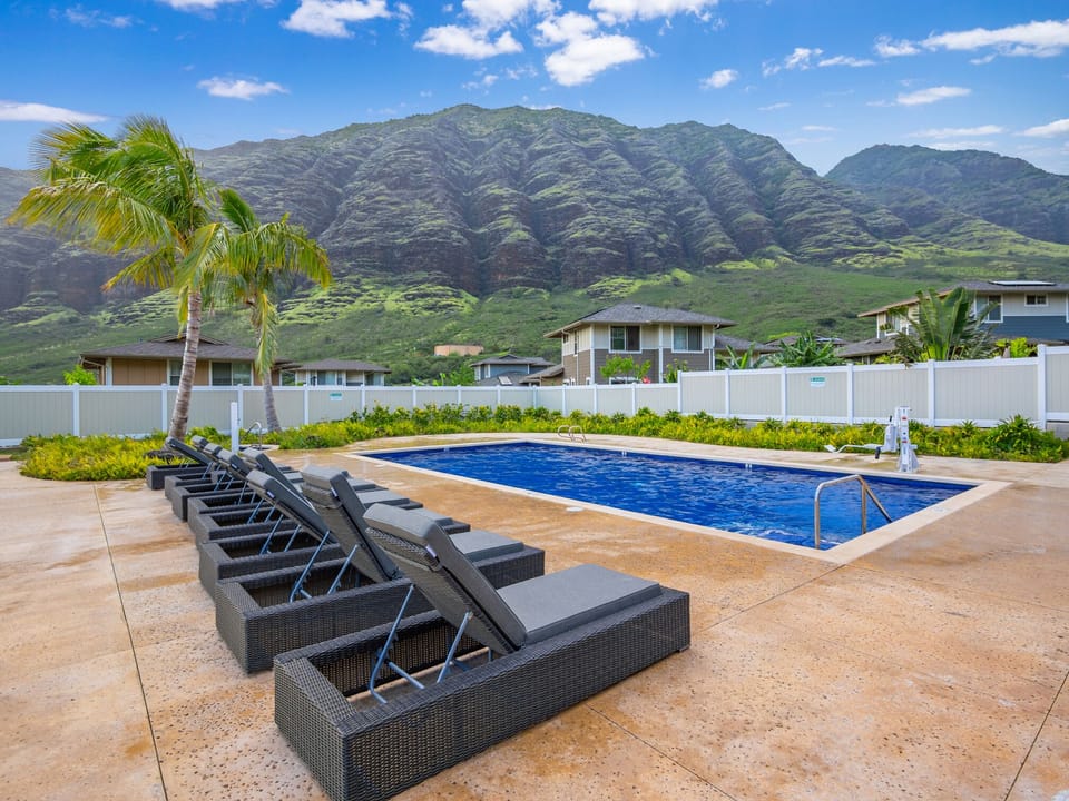 Soak up the sun by the pool with breathtaking mountain views!