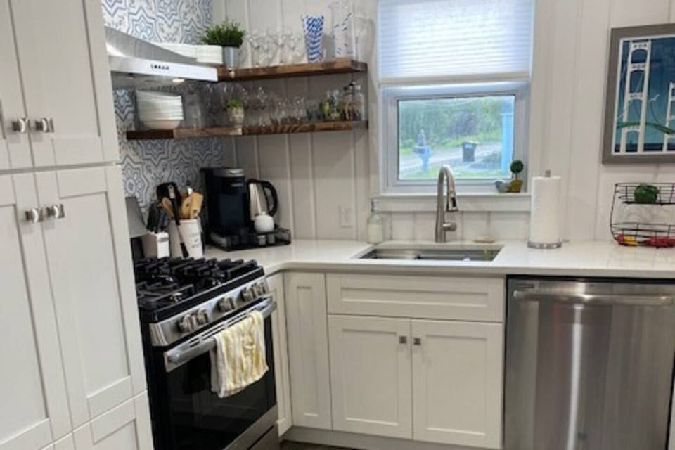 Kitchen Area w/everything you need