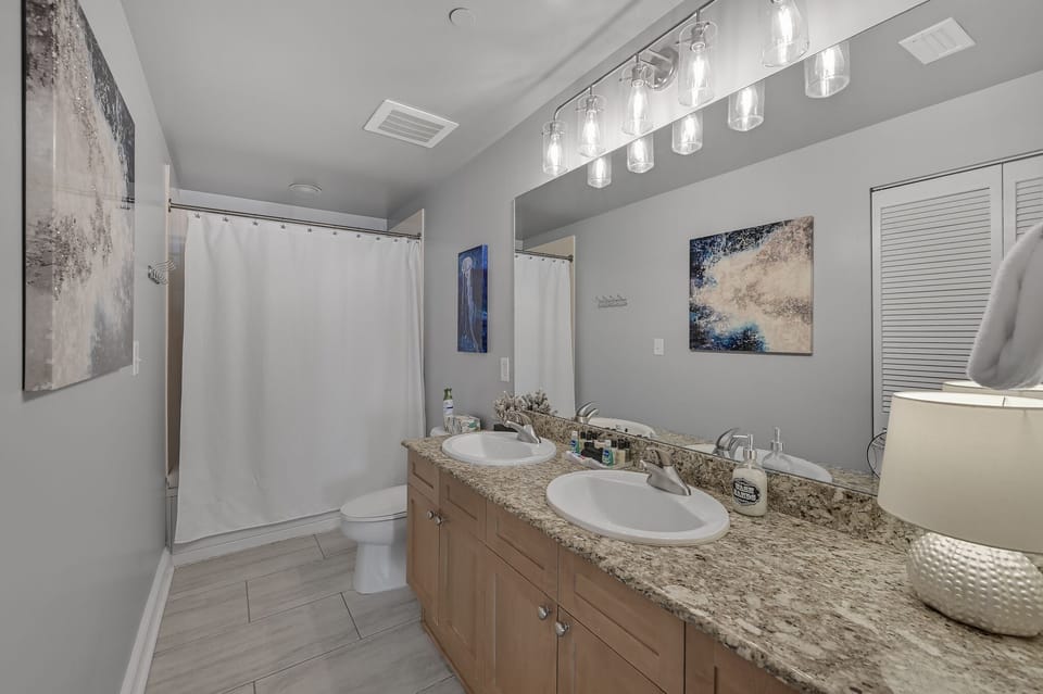 Private bathroom for second bedroom