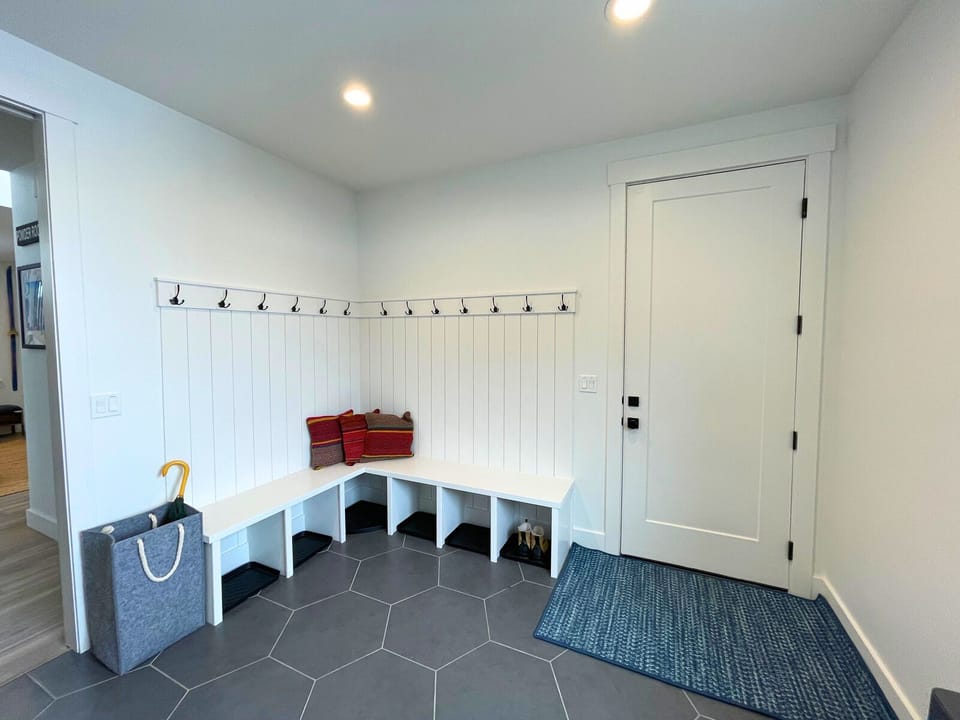 Mudroom next to Garage