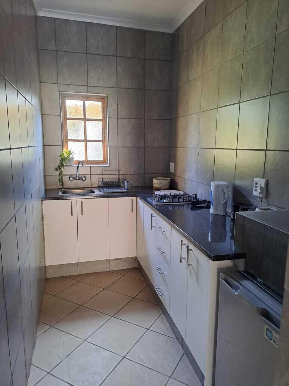 Standard Studio | Private kitchen | Fridge, coffee/tea maker